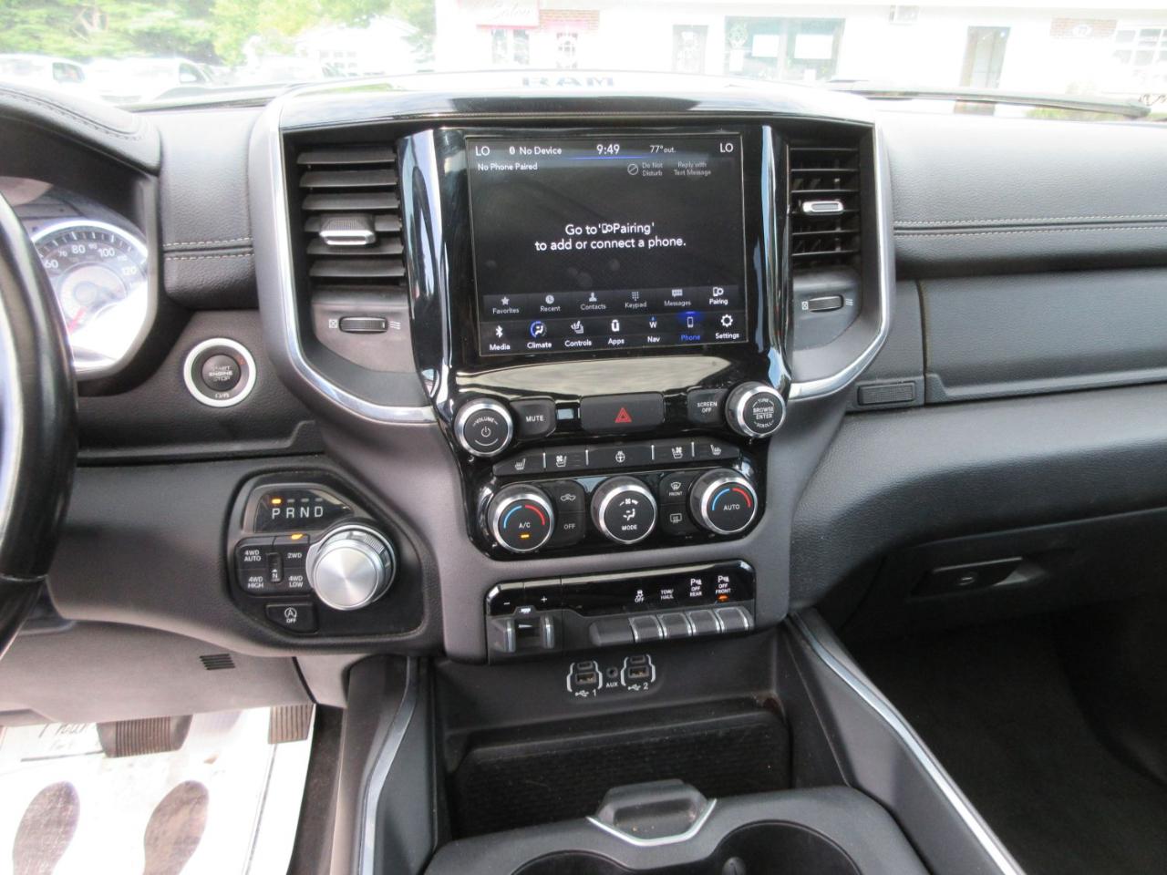 RAM 1500 Laramie Crew Cab SWB 4WD 2021