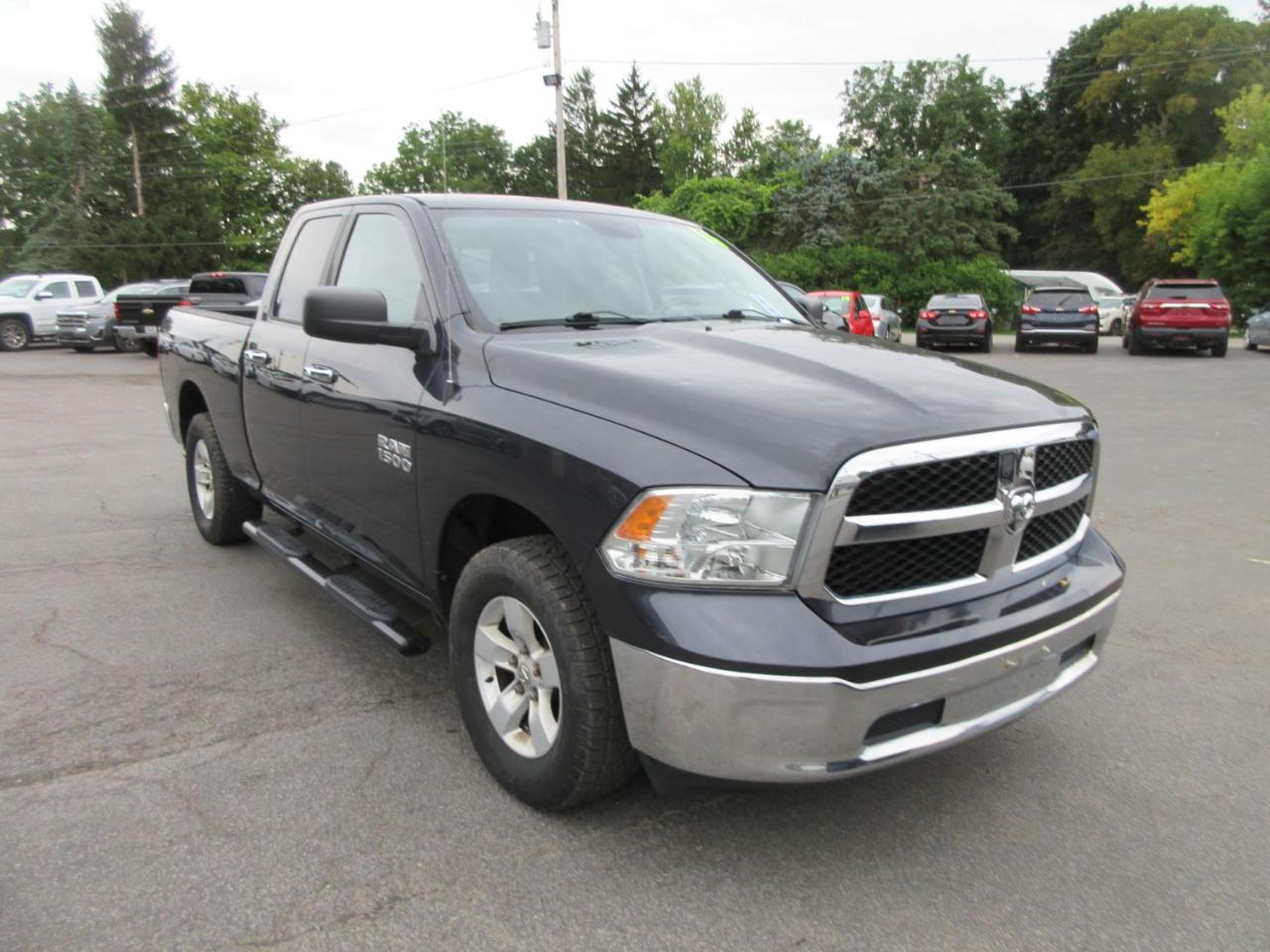 RAM 1500 SLT Quad Cab 4WD 2016
