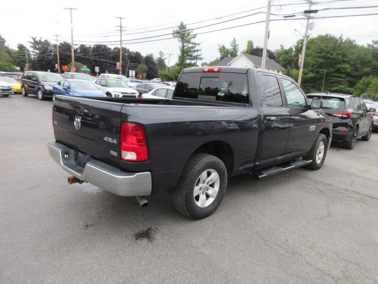 RAM 1500 SLT Quad Cab 4WD 2016