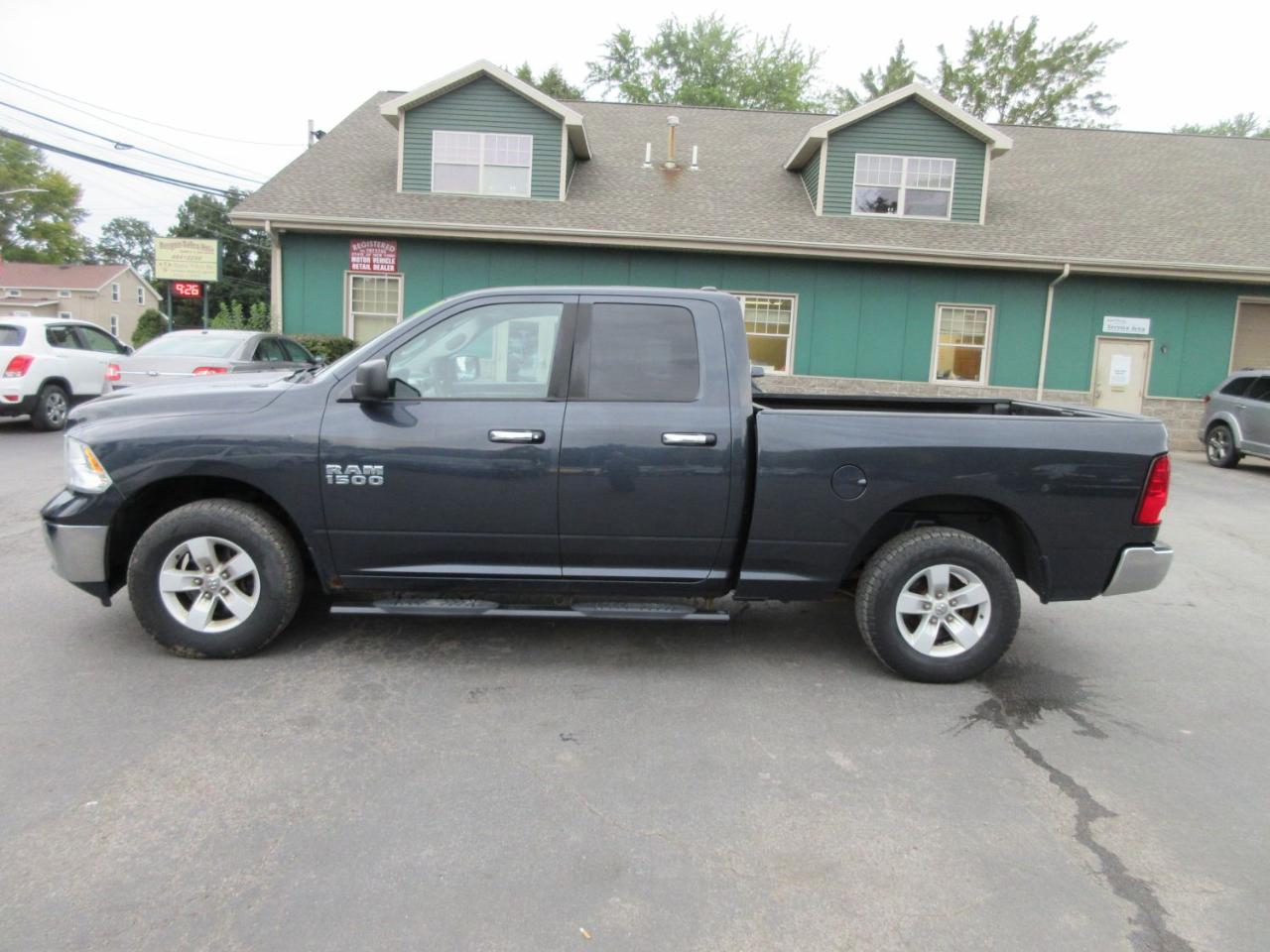 RAM 1500 SLT Quad Cab 4WD 2016