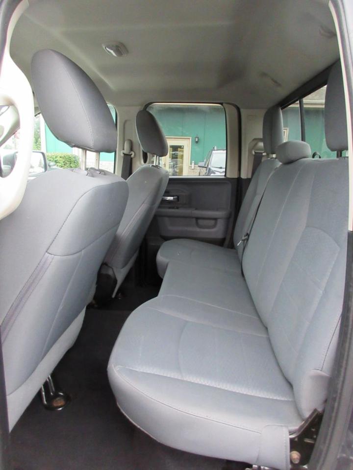 RAM 1500 SLT Quad Cab 4WD 2016