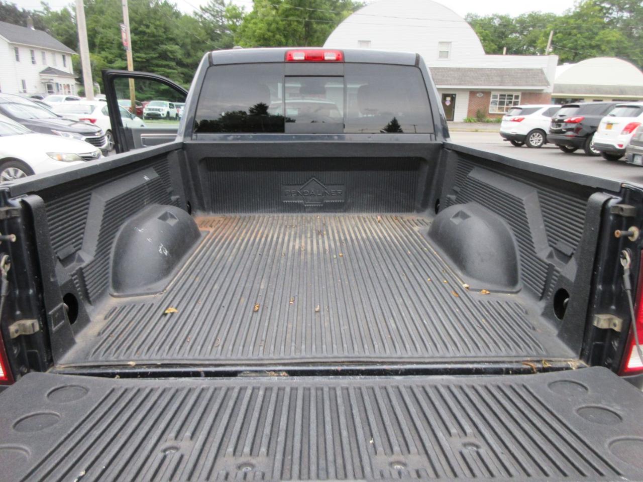 RAM 1500 SLT Quad Cab 4WD 2016