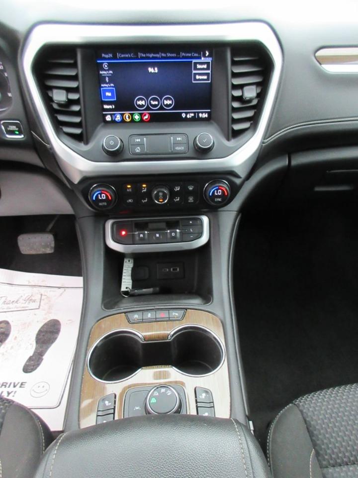 GMC Acadia SLE-1 AWD 2021