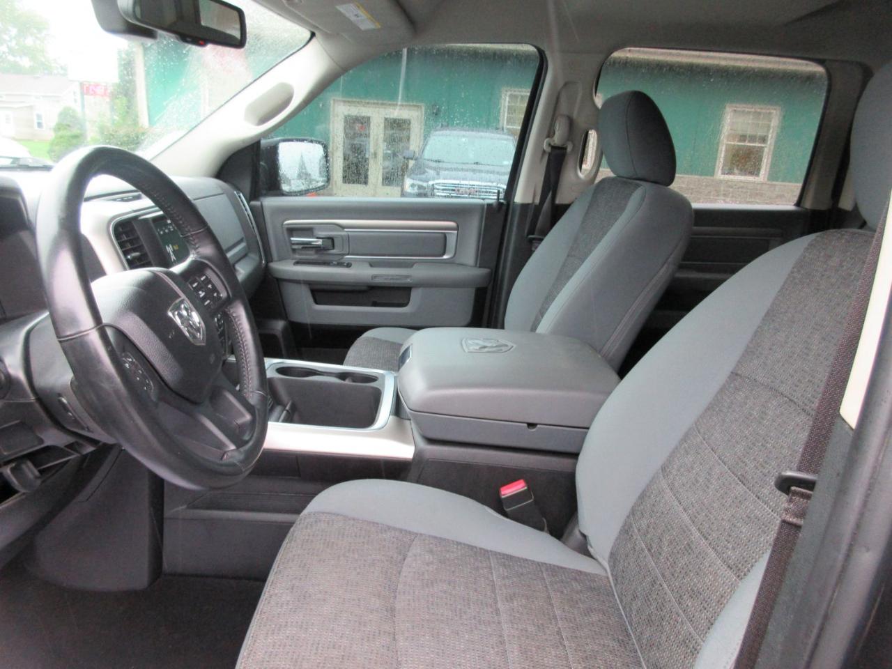 RAM 1500 SLT Crew Cab SWB 4WD 2018