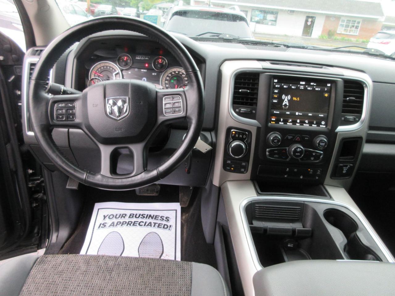 RAM 1500 SLT Crew Cab SWB 4WD 2018
