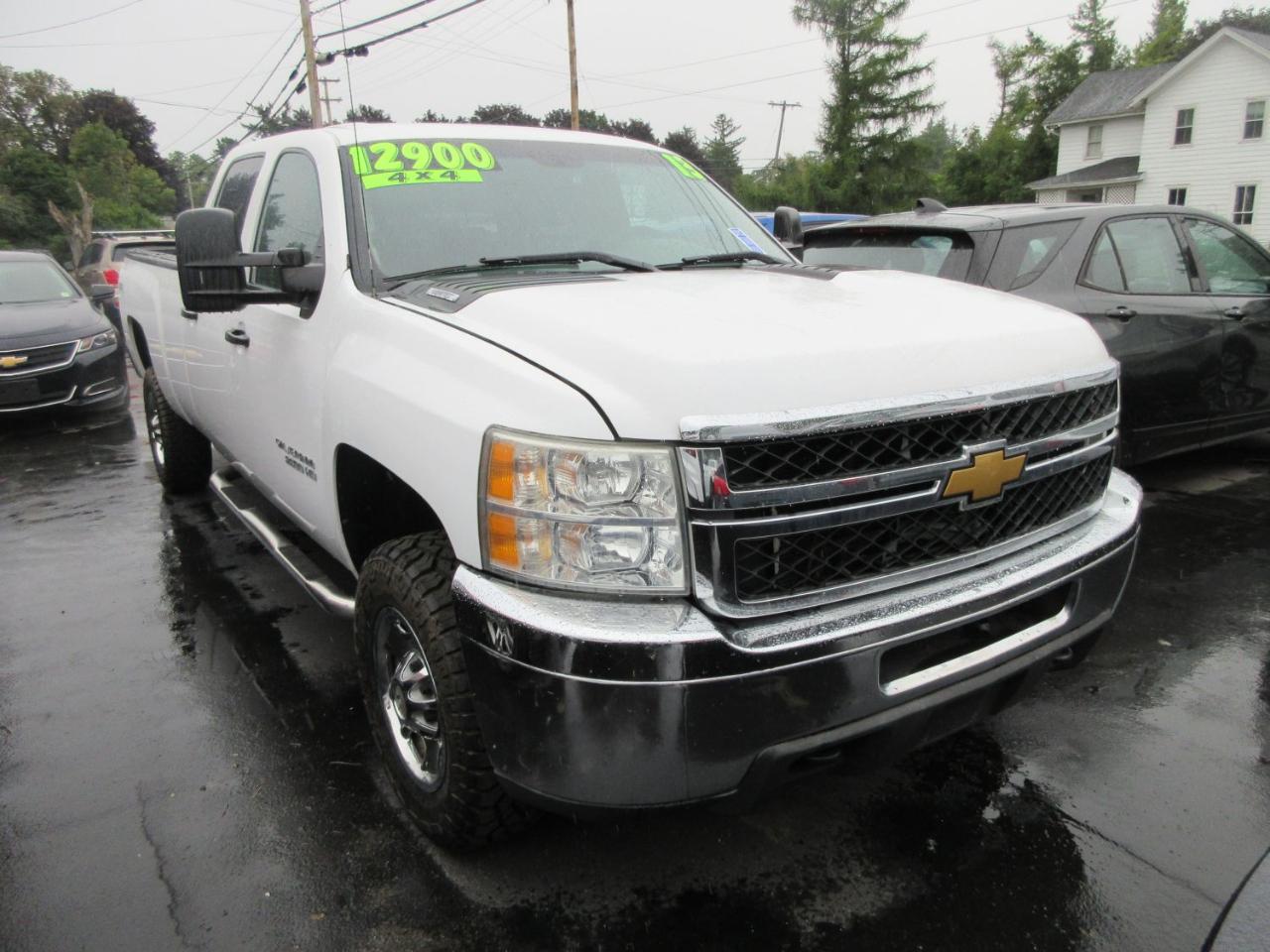 Chevrolet Silverado 2500HD Work Truck Crew Cab 4WD 2013