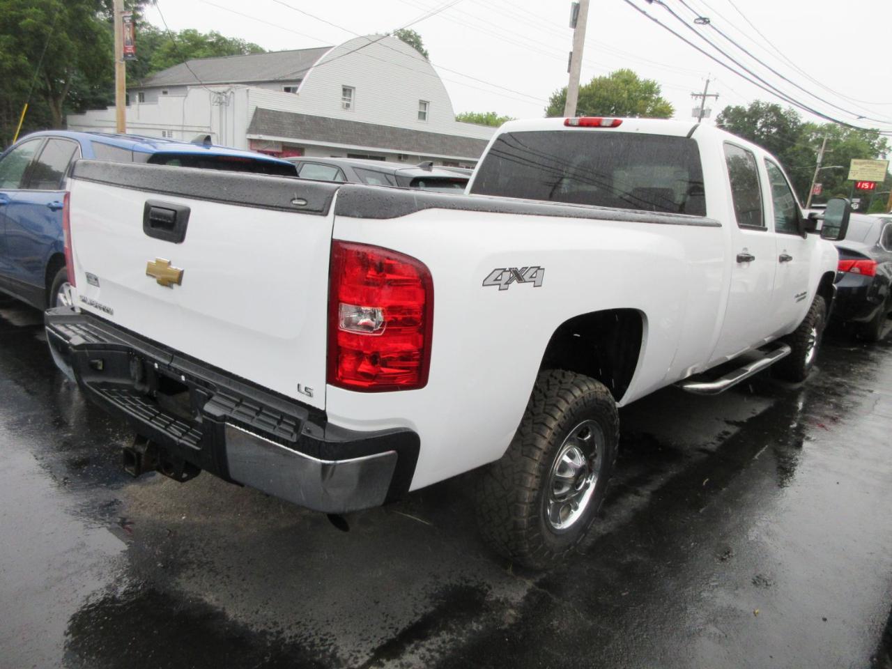 Chevrolet Silverado 2500HD Work Truck Crew Cab 4WD 2013