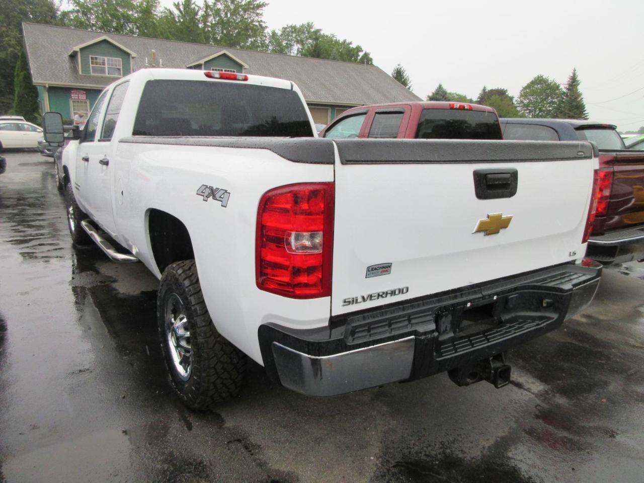 Chevrolet Silverado 2500HD Work Truck Crew Cab 4WD 2013