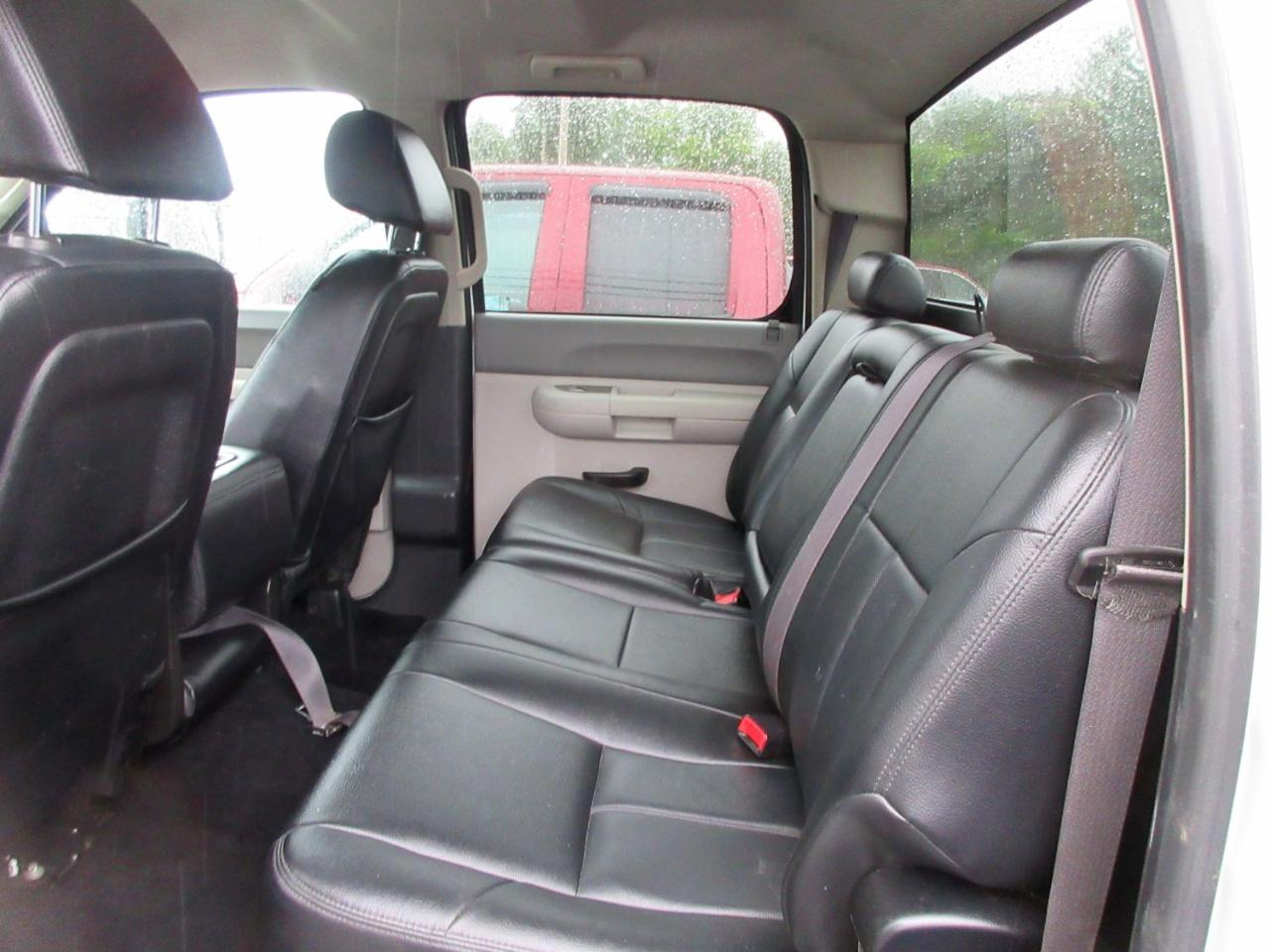 Chevrolet Silverado 2500HD Work Truck Crew Cab 4WD 2013