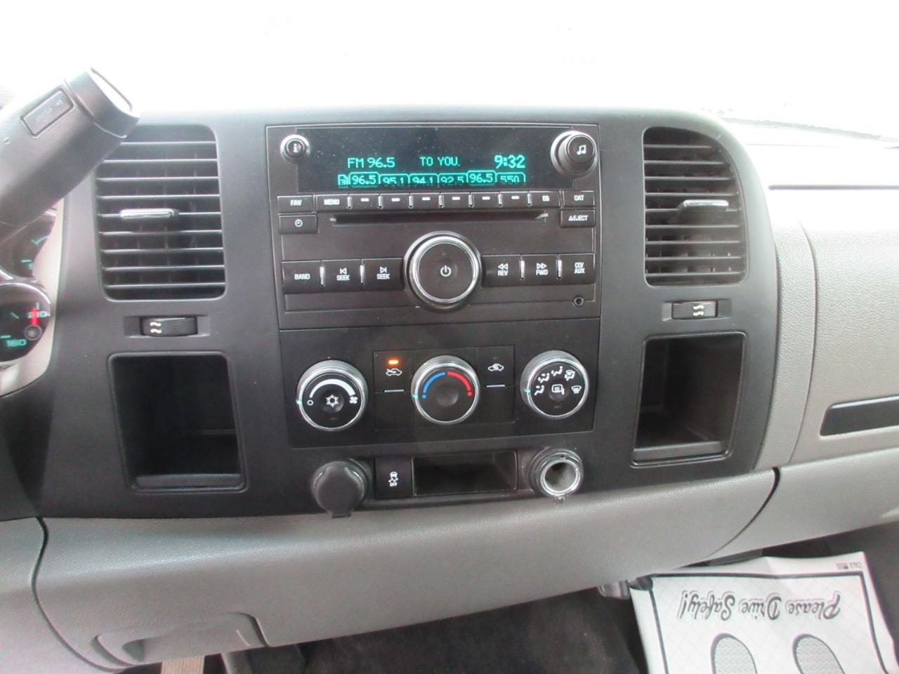 Chevrolet Silverado 2500HD Work Truck Crew Cab 4WD 2013