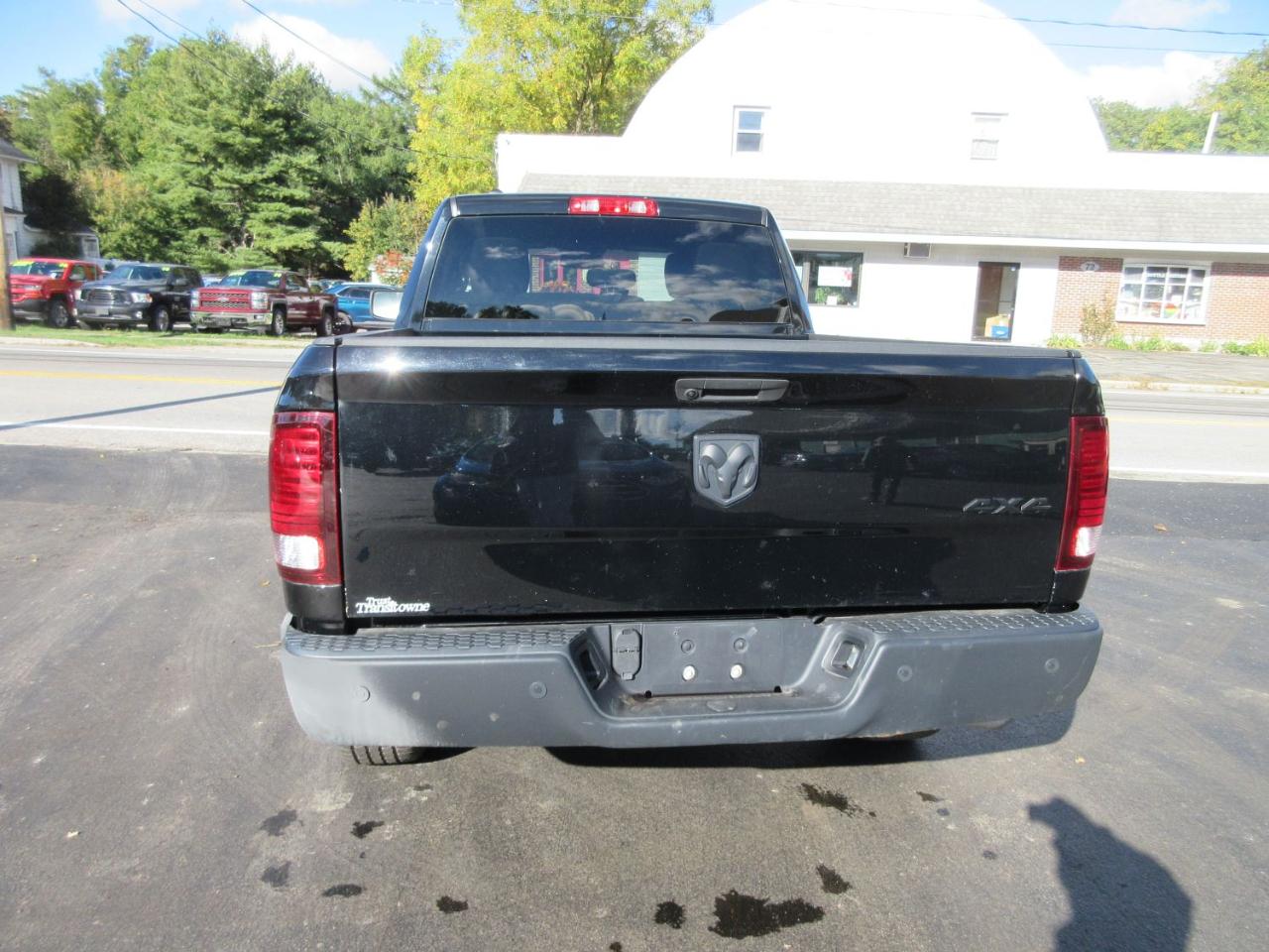 RAM 1500 SLT Quad Cab 4WD 2022