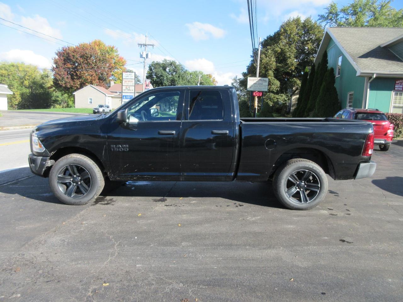 RAM 1500 SLT Quad Cab 4WD 2022