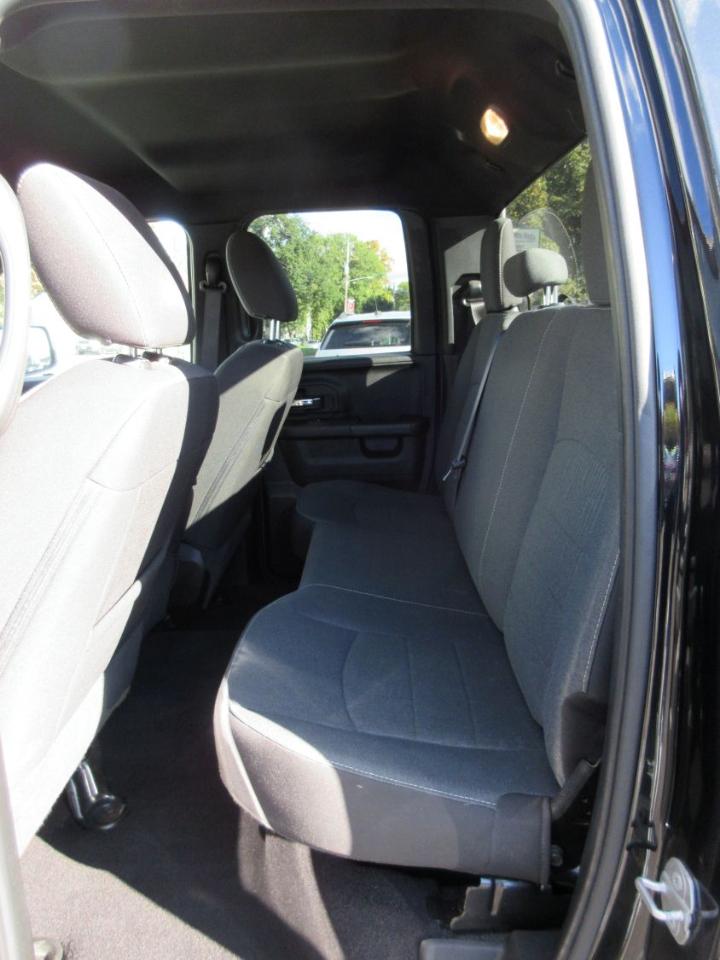 RAM 1500 SLT Quad Cab 4WD 2022
