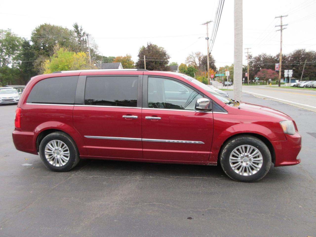 Chrysler Town & Country Limited 2016