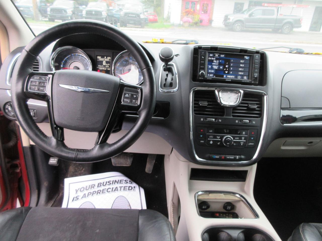 Chrysler Town & Country Limited 2016