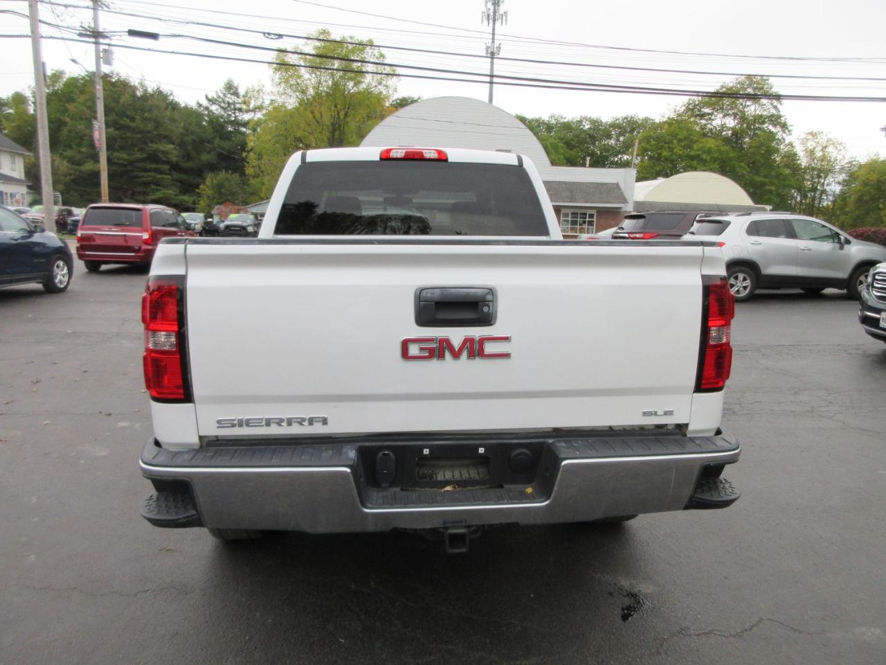 GMC Sierra 1500 SLE Crew Cab Long Box 4WD 2016
