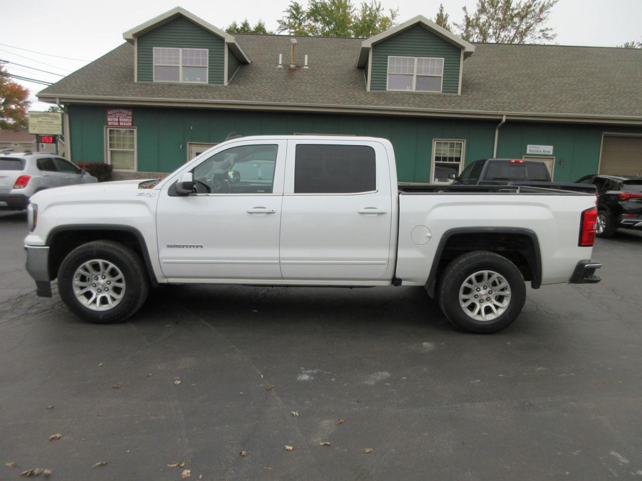 GMC Sierra 1500 SLE Crew Cab Long Box 4WD 2016