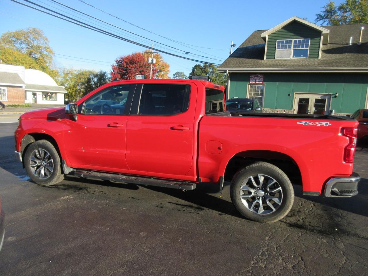 Chevrolet Silverado 1500 LT-L Crew Cab 4WD 2024