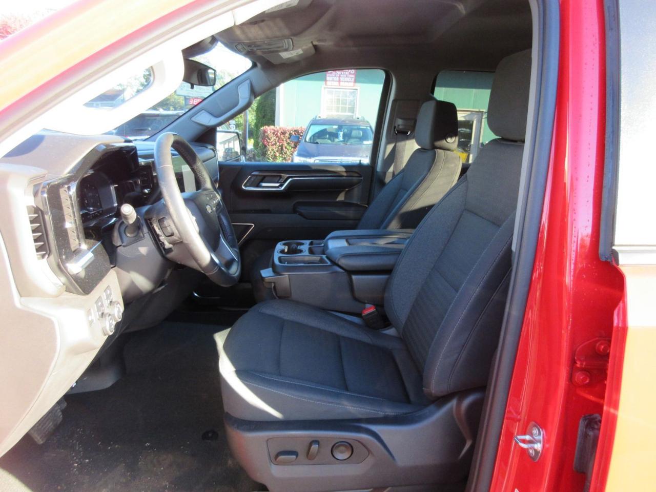 Chevrolet Silverado 1500 LT-L Crew Cab 4WD 2024
