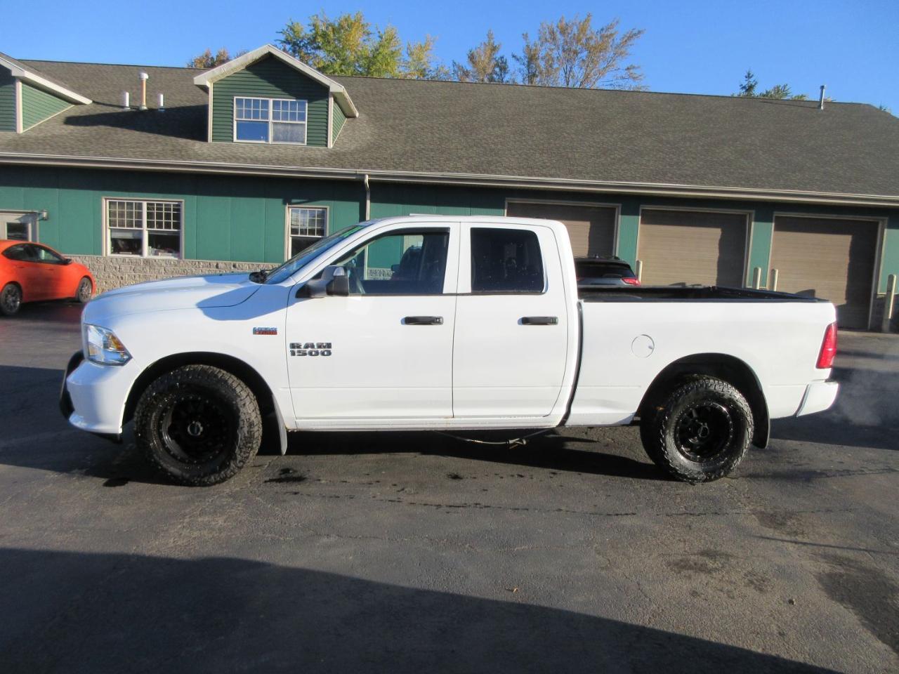 RAM 1500 Tradesman Quad Cab 4WD 2018