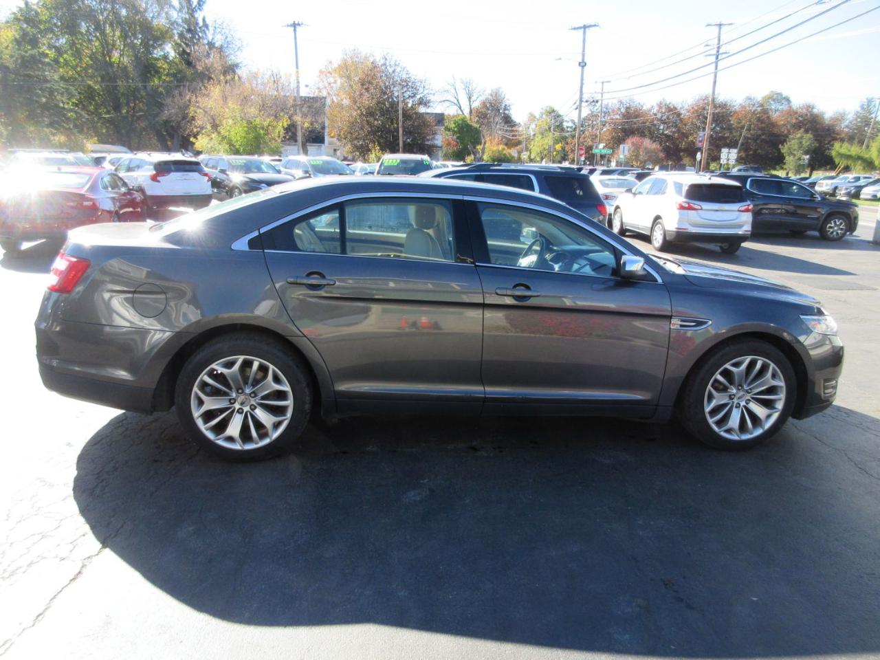 Ford Taurus Limited AWD 2015
