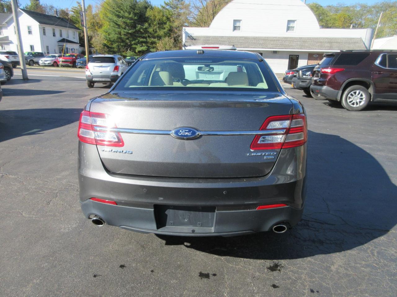 Ford Taurus Limited AWD 2015