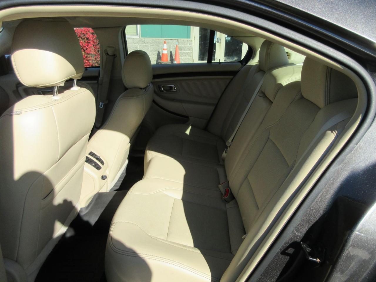 Ford Taurus Limited AWD 2015