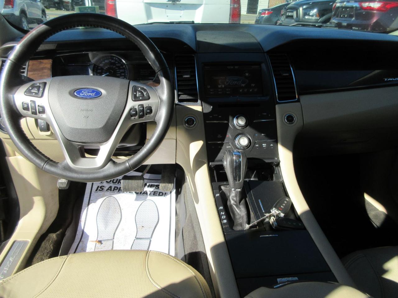Ford Taurus Limited AWD 2015