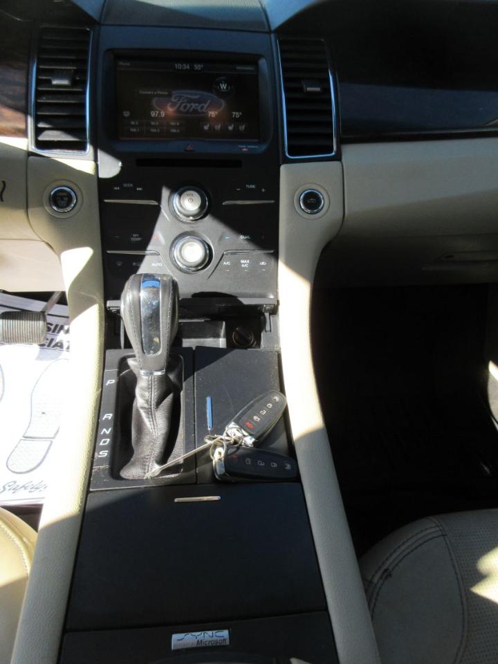 Ford Taurus Limited AWD 2015