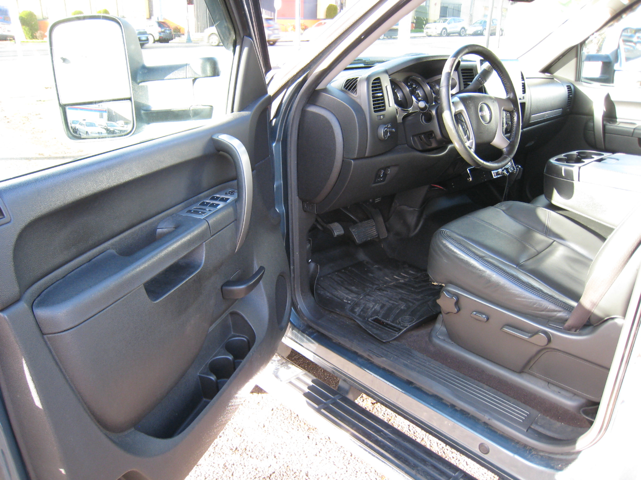 GMC Sierra 3500HD SLE Crew Cab 4WD 2012