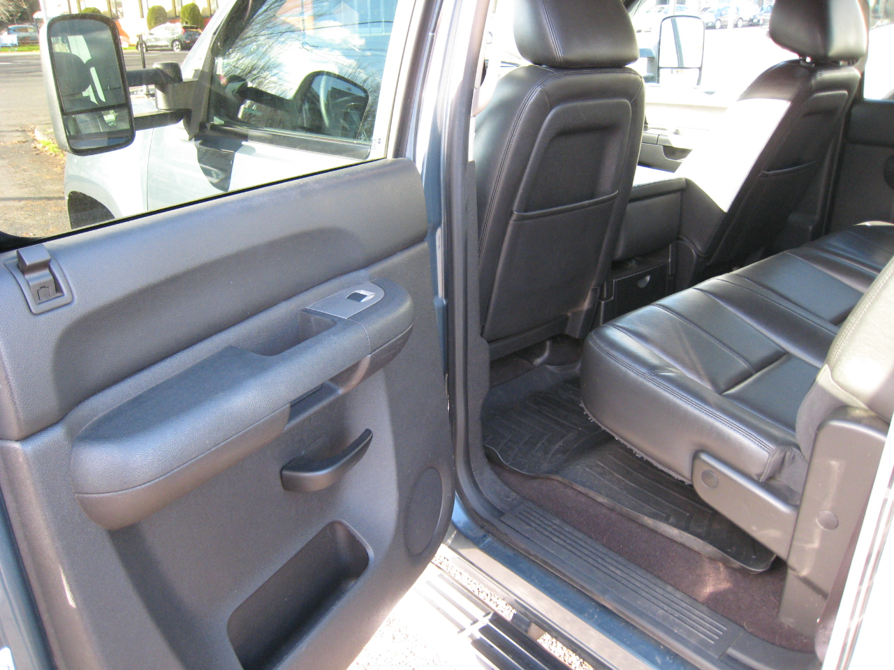 GMC Sierra 3500HD SLE Crew Cab 4WD 2012