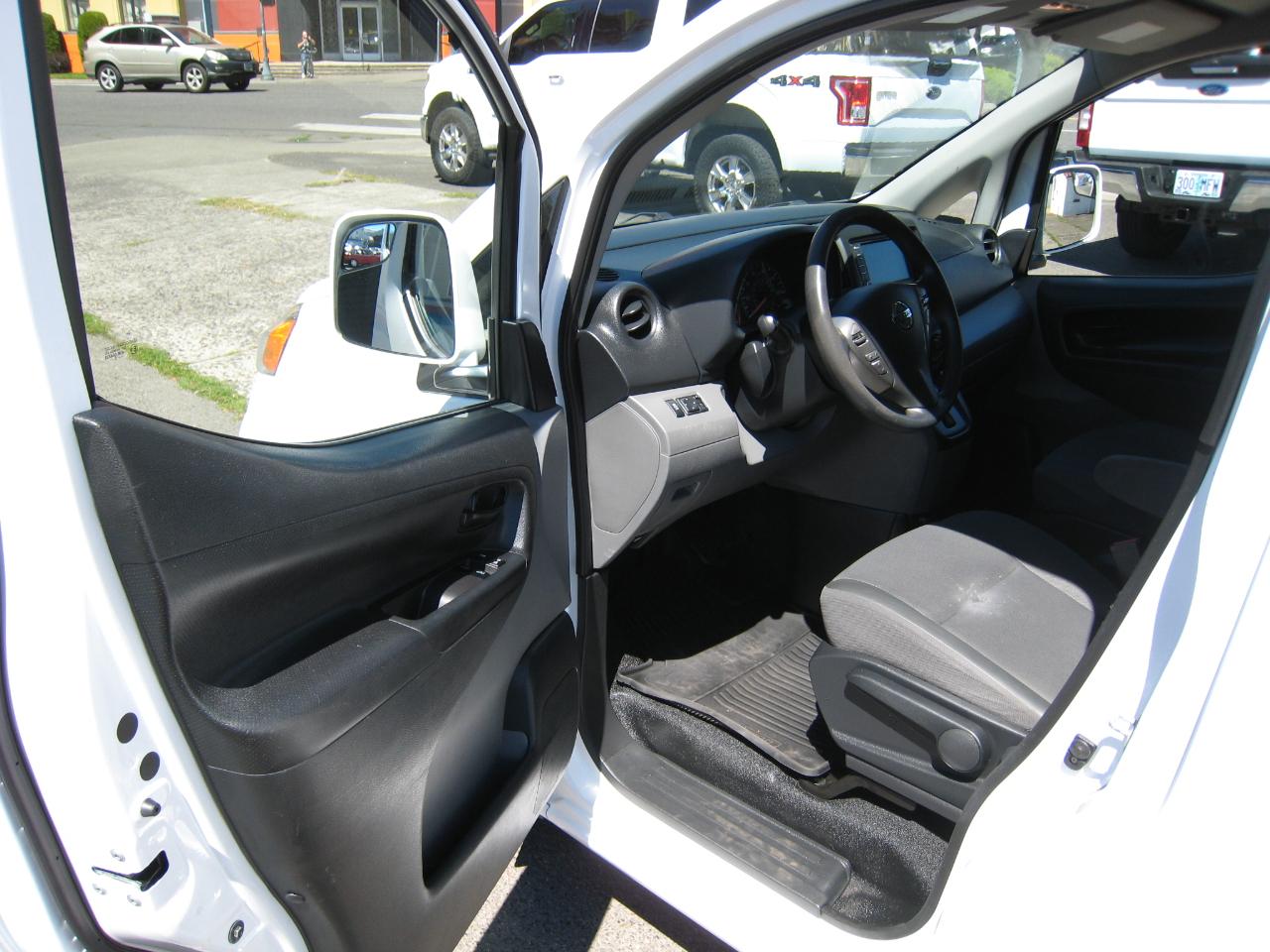 Nissan NV200  2020