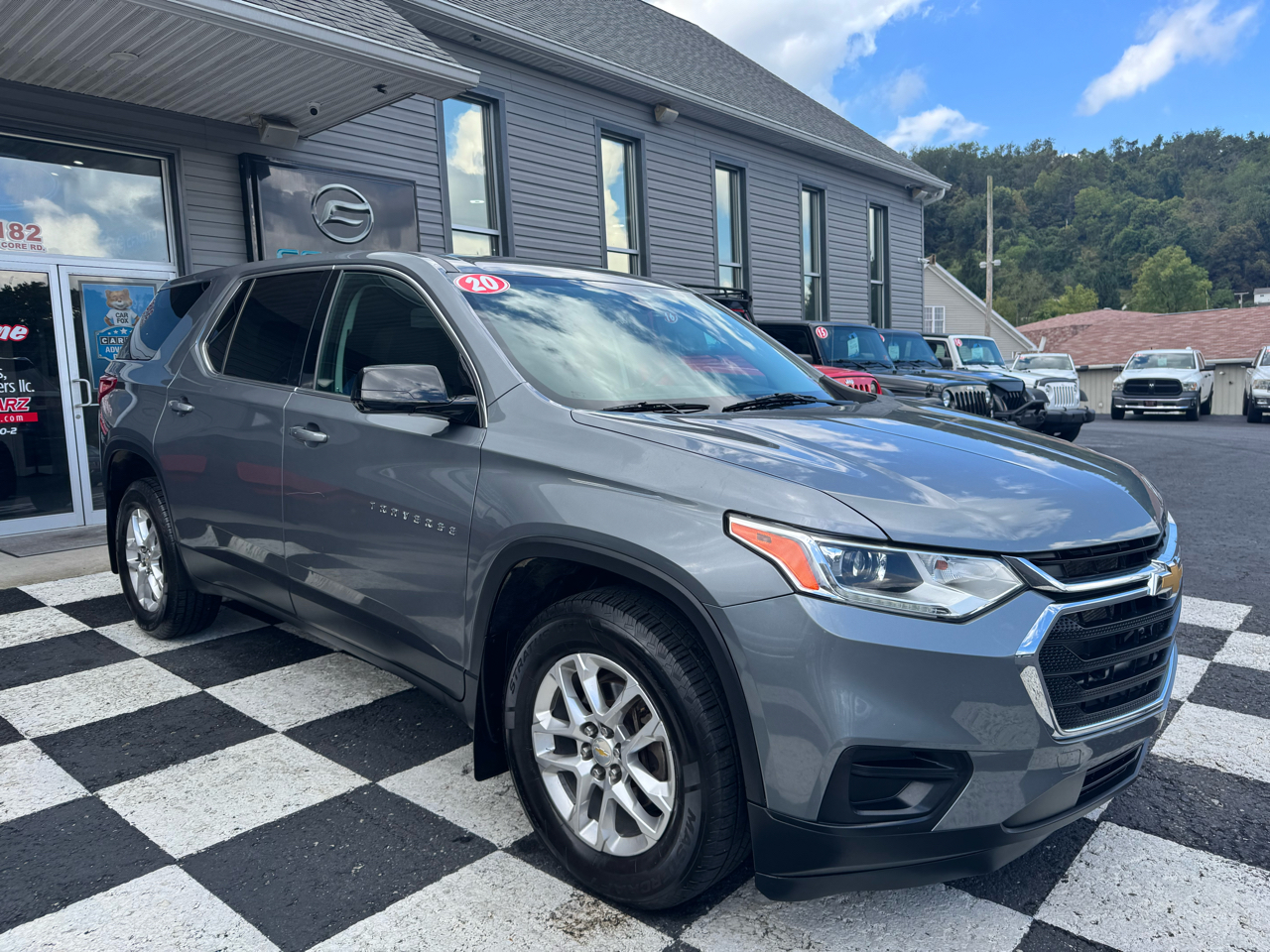 2020 Chevrolet Traverse 1LS photo 2