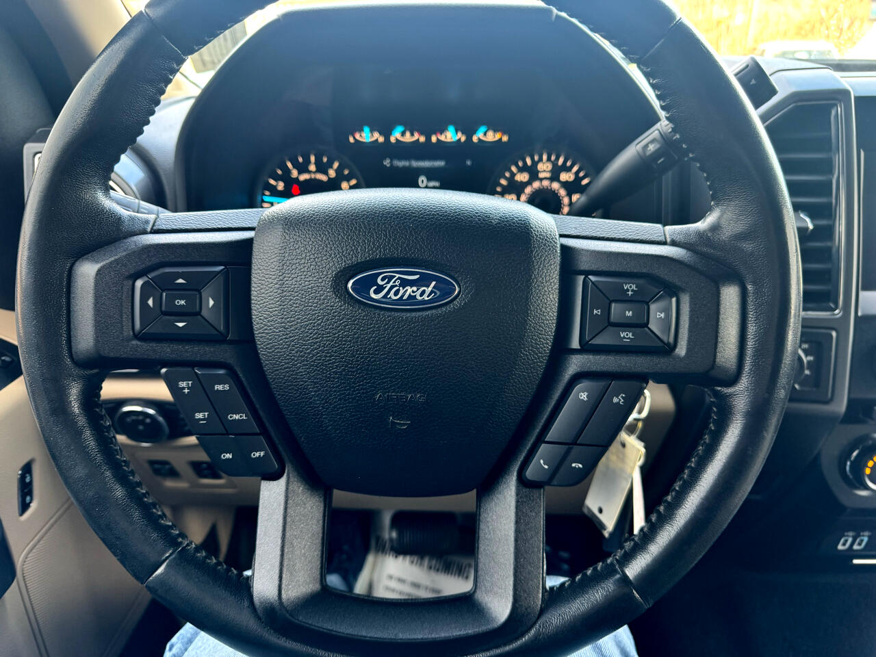 Ford F-150 4WD SuperCrew 139" XLT 2018