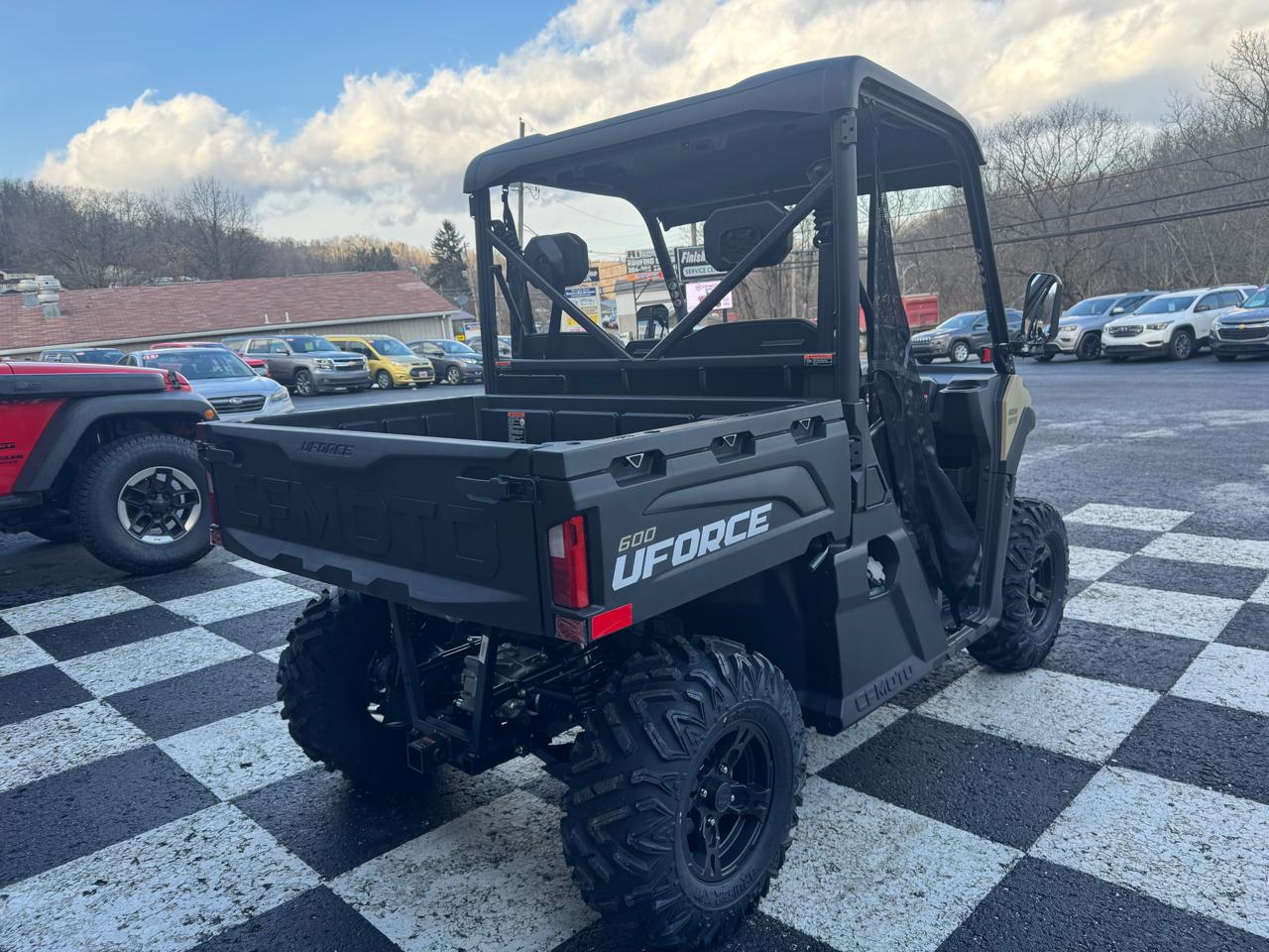 CFMOTO UFORCE 600  2026