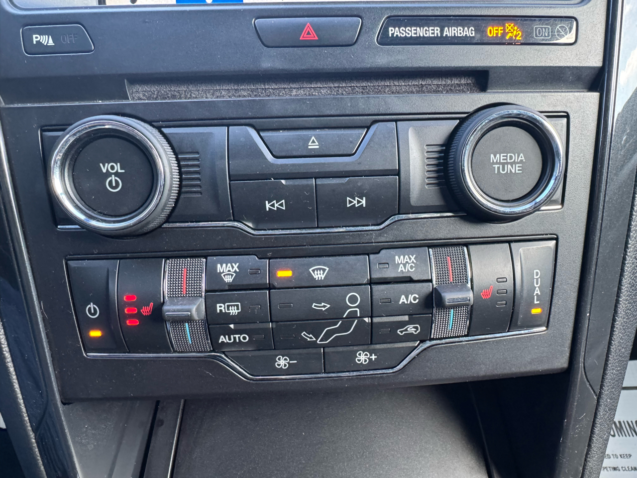 Ford Explorer XLT 4WD 2018