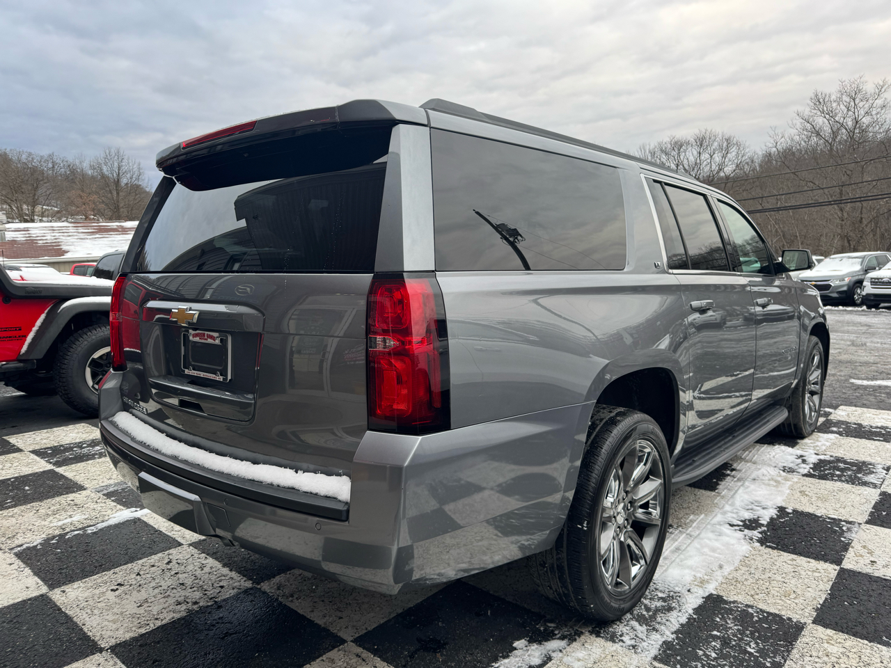 Chevrolet Suburban 4WD 4dr 1500 LT 2018
