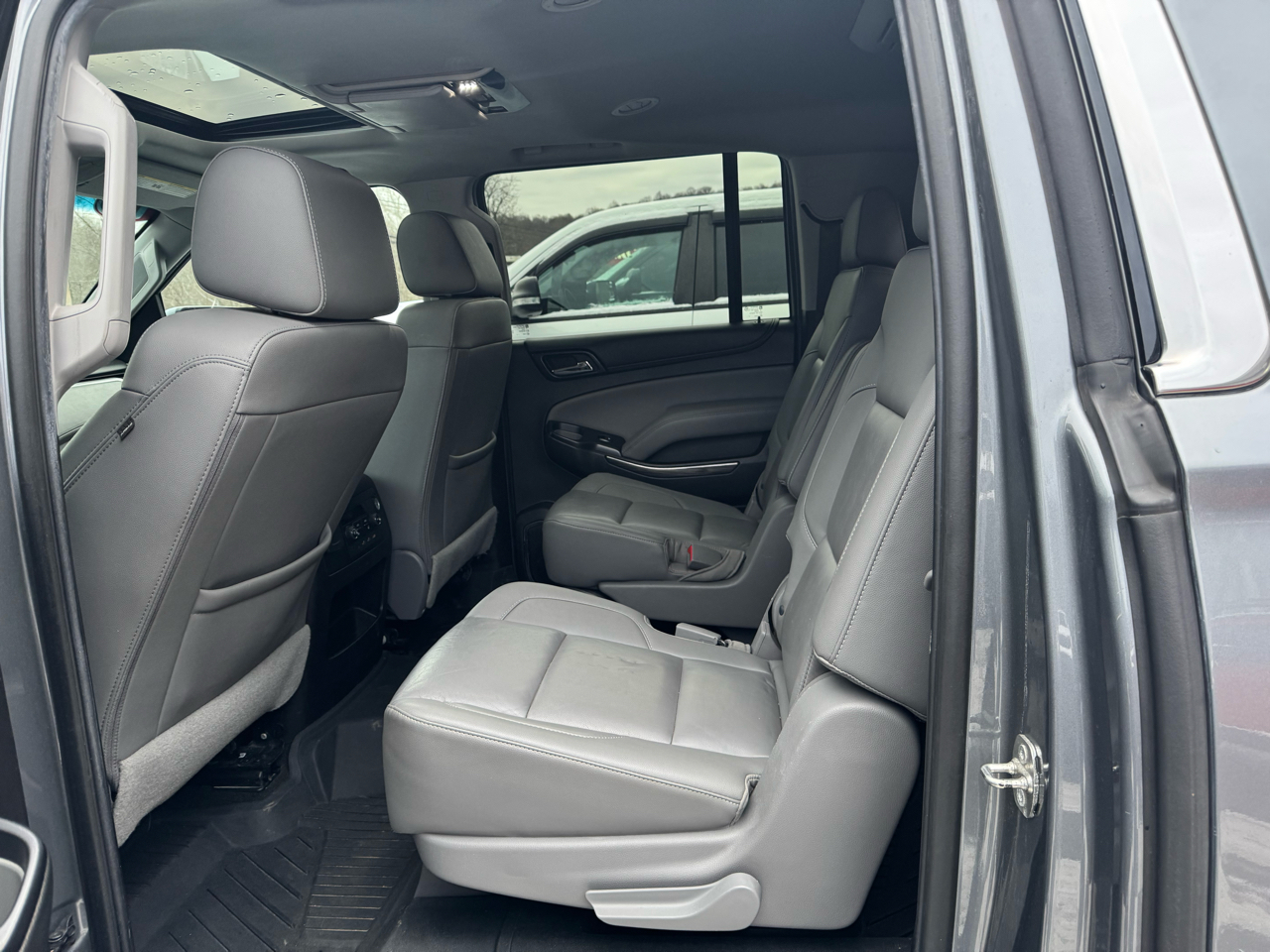 Chevrolet Suburban 4WD 4dr 1500 LT 2018