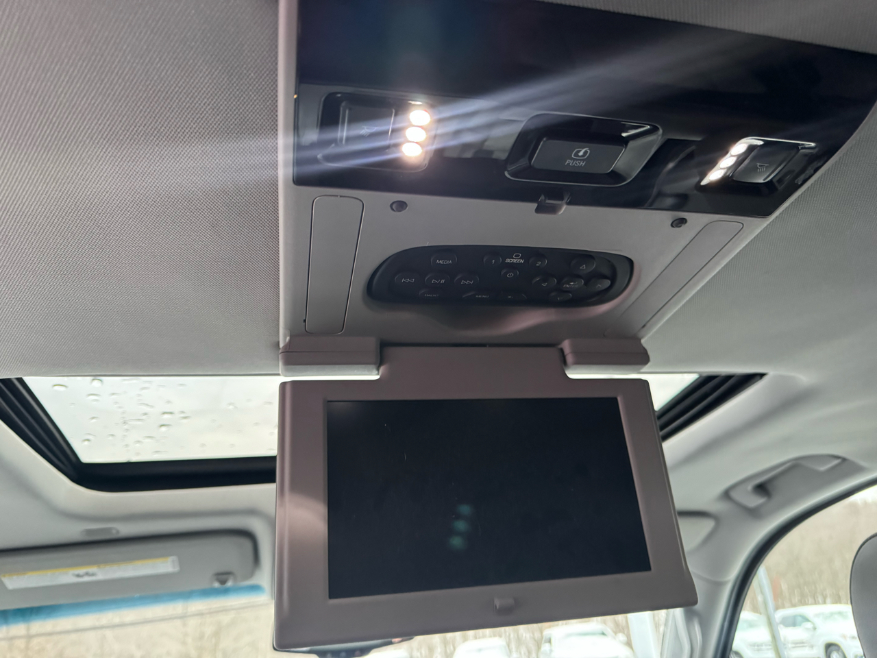 Chevrolet Suburban 4WD 4dr 1500 LT 2018