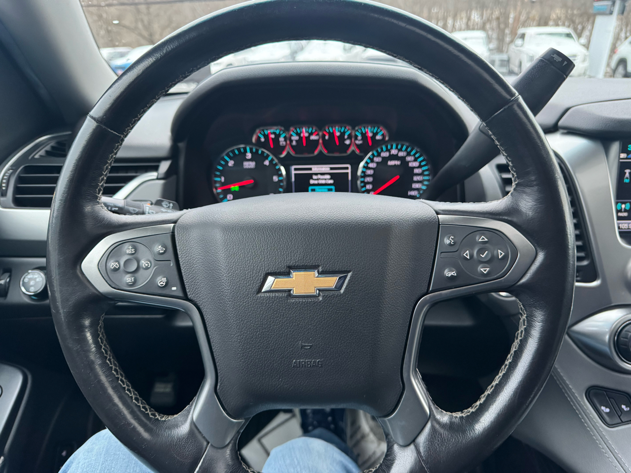 Chevrolet Suburban 4WD 4dr 1500 LT 2018