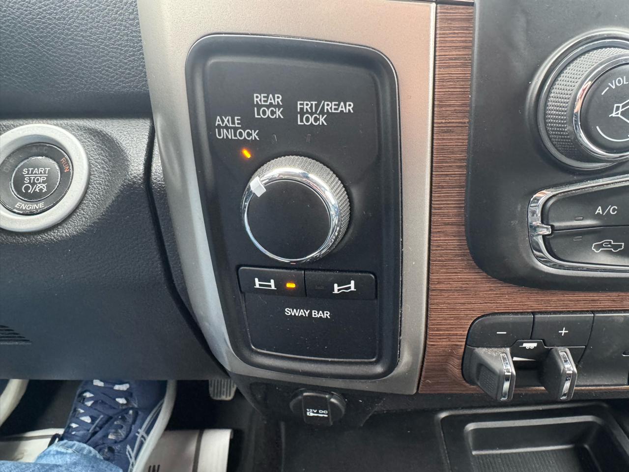 RAM 2500 4WD Crew Cab 149" Laramie Power Wagon 2014