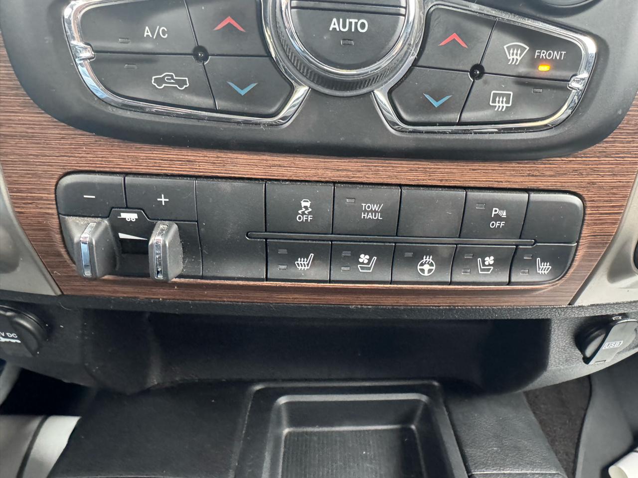 RAM 2500 4WD Crew Cab 149" Laramie Power Wagon 2014