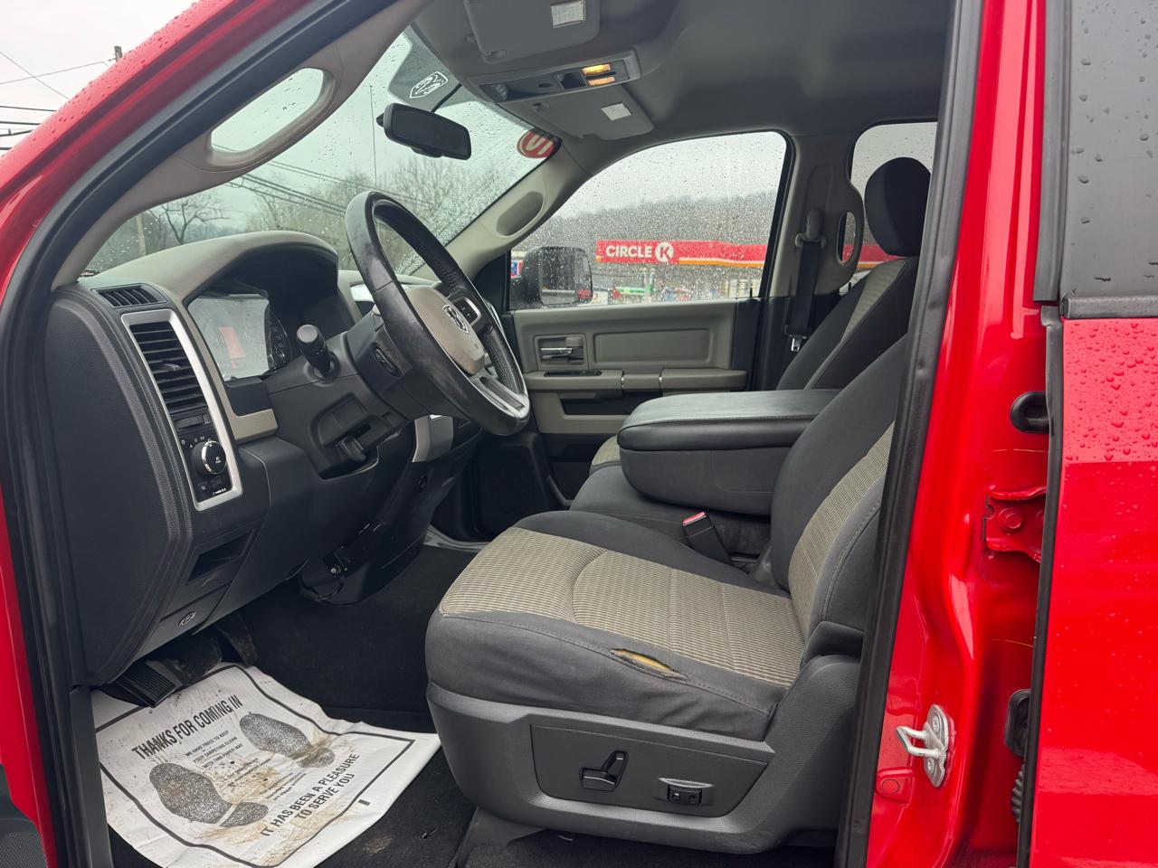 Dodge Ram 1500 4WD Quad Cab 140.5" SLT 2010