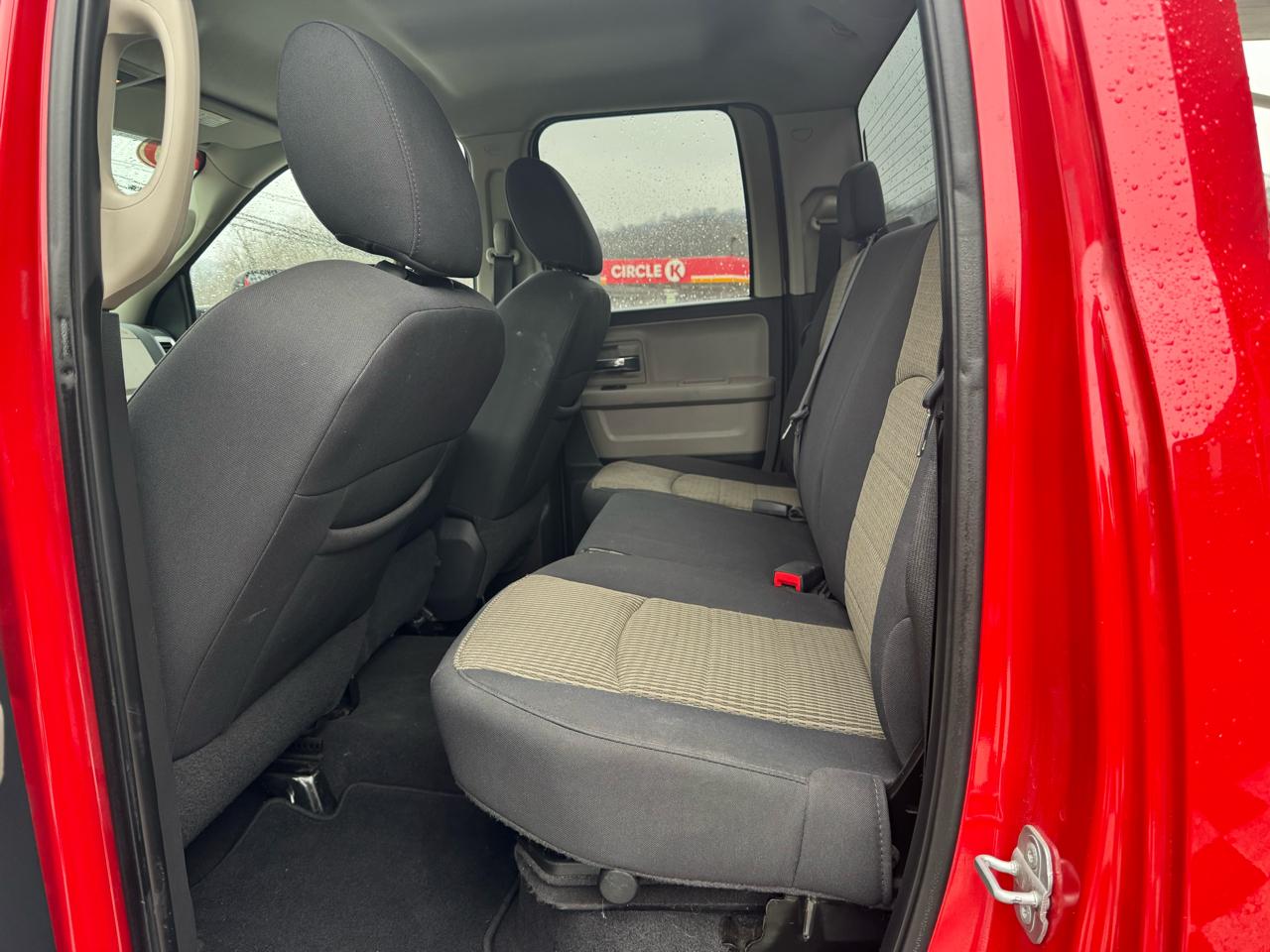 Dodge Ram 1500 4WD Quad Cab 140.5" SLT 2010