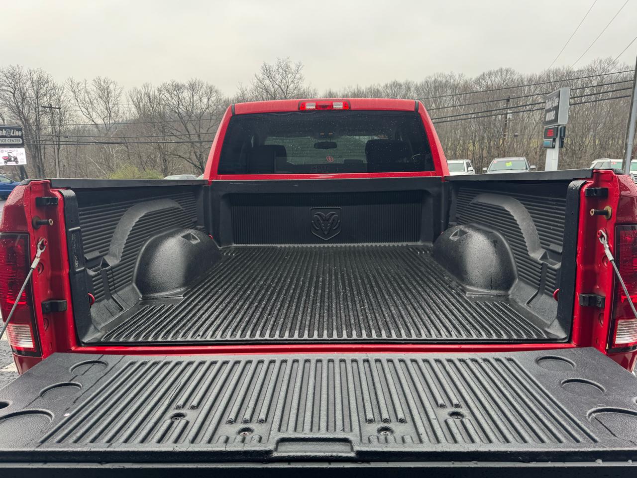 Dodge Ram 1500 4WD Quad Cab 140.5" SLT 2010