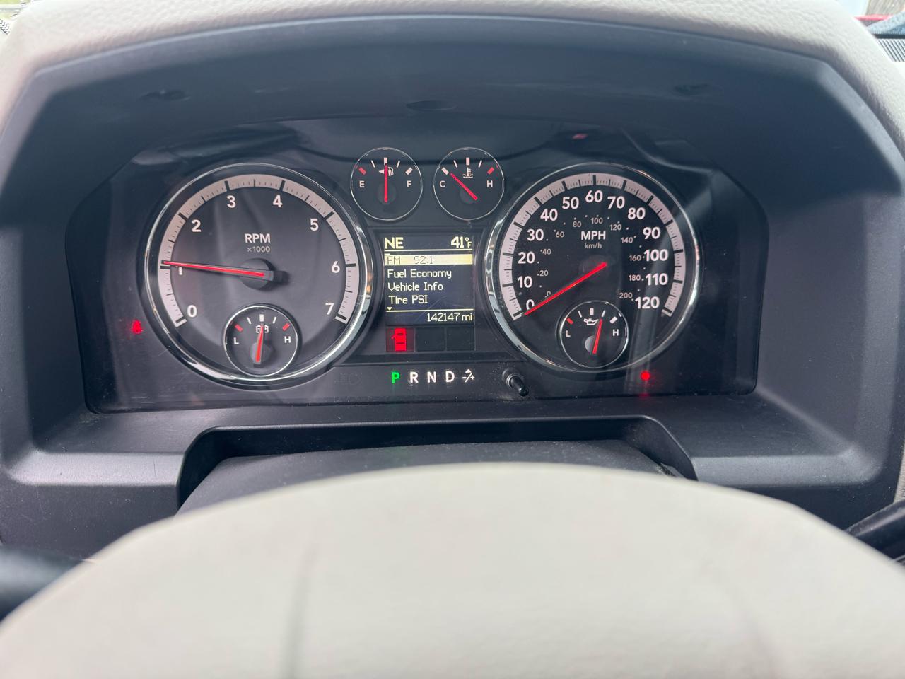 Dodge Ram 1500 4WD Quad Cab 140.5" SLT 2010