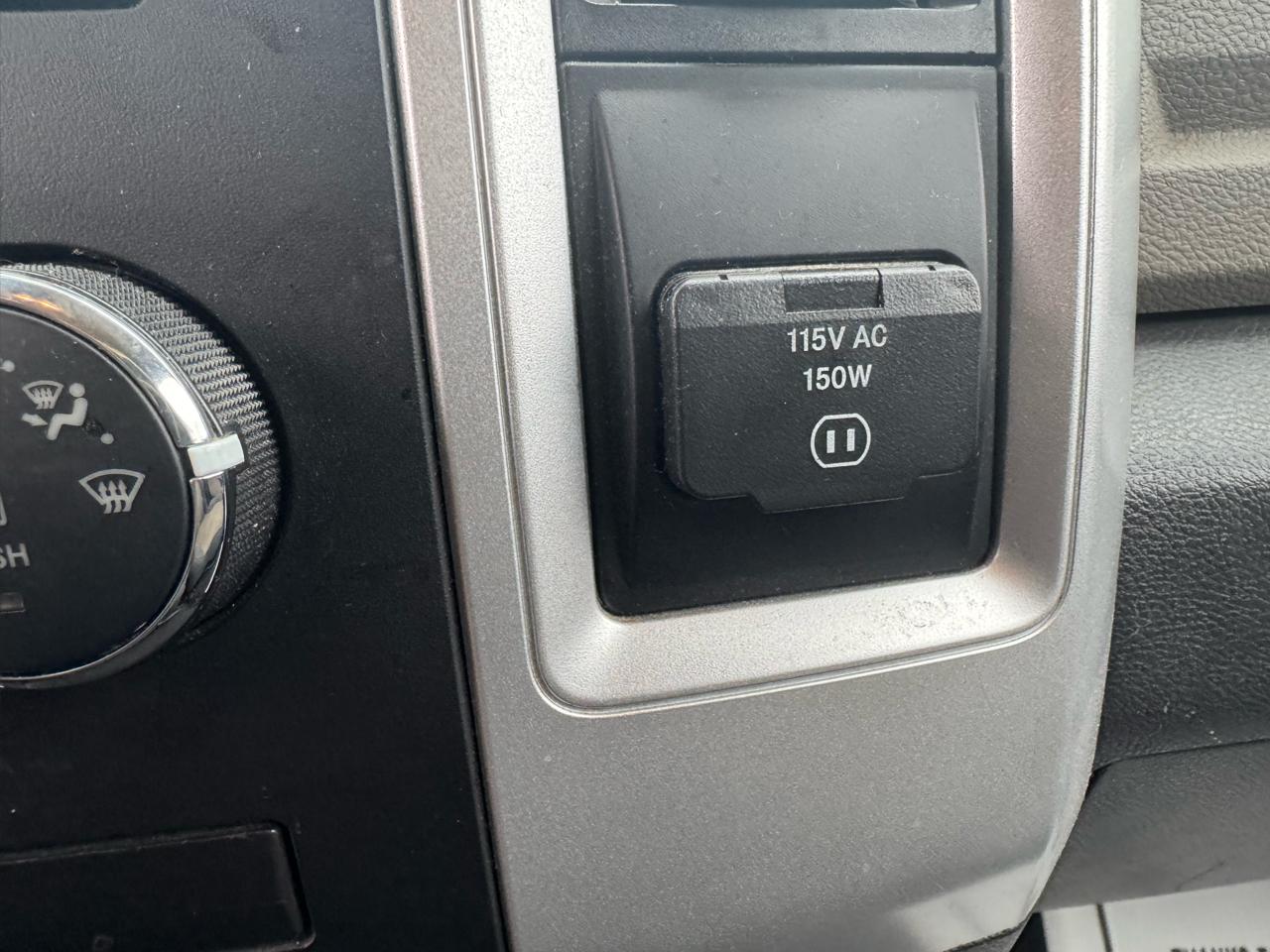 Dodge Ram 1500 4WD Quad Cab 140.5" SLT 2010