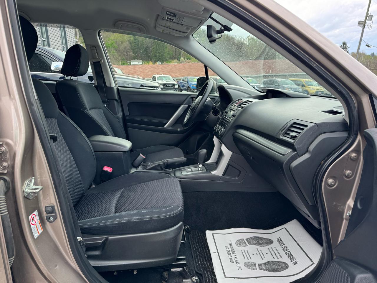 Subaru Forester 4dr CVT 2.5i PZEV 2015