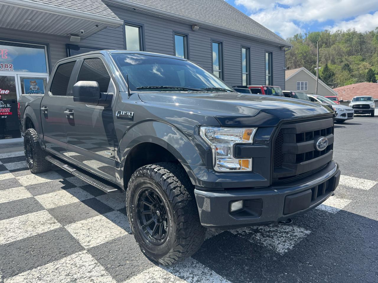 Ford F-150 4WD SuperCrew 139" XL 2017