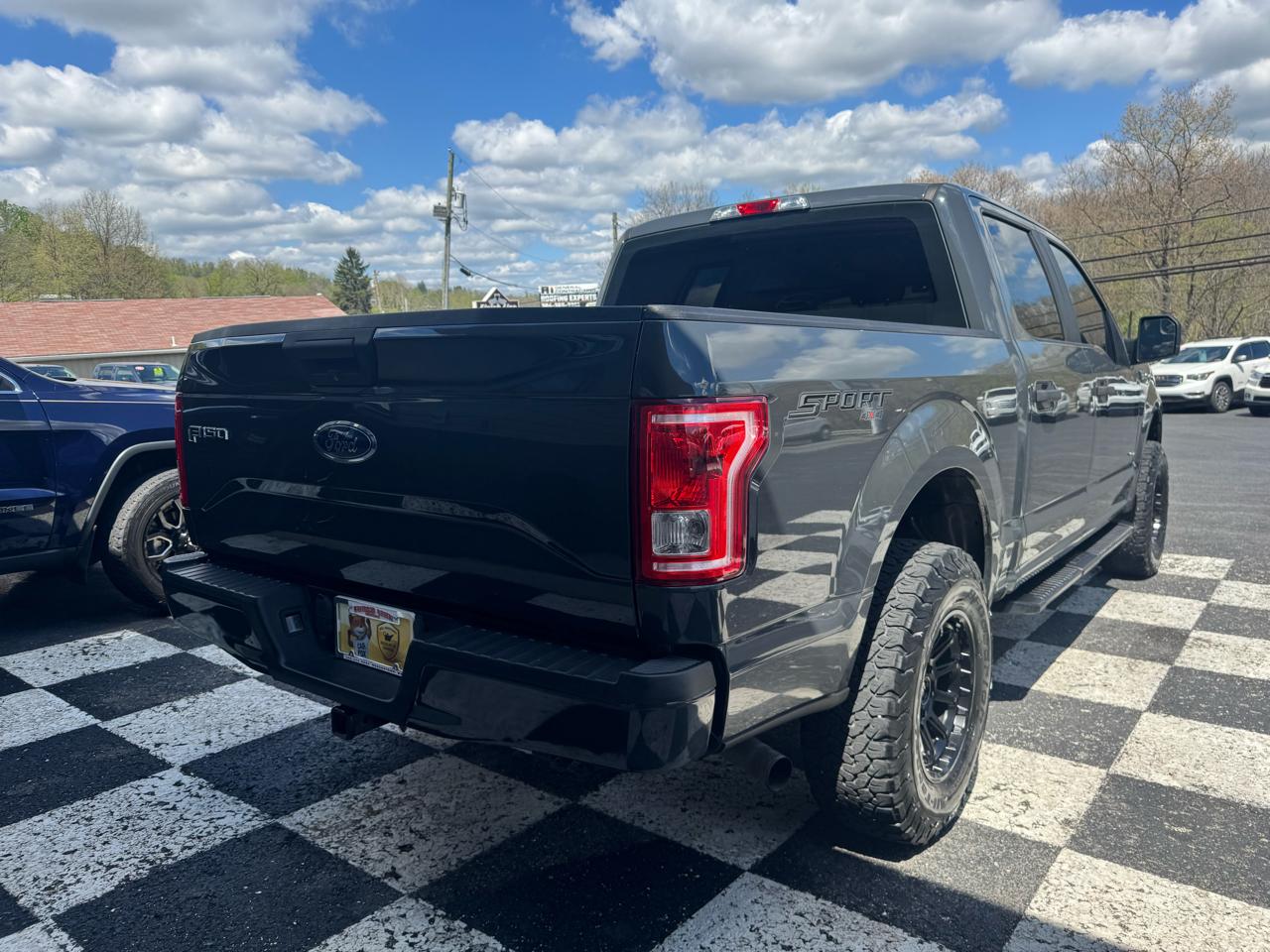 Ford F-150 4WD SuperCrew 139" XL 2017